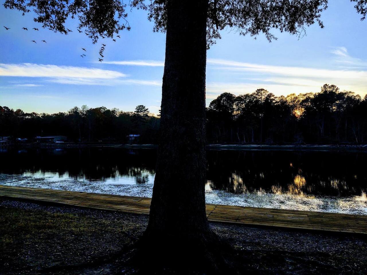 Lakefront Oasis Hot Springs Bagian luar foto